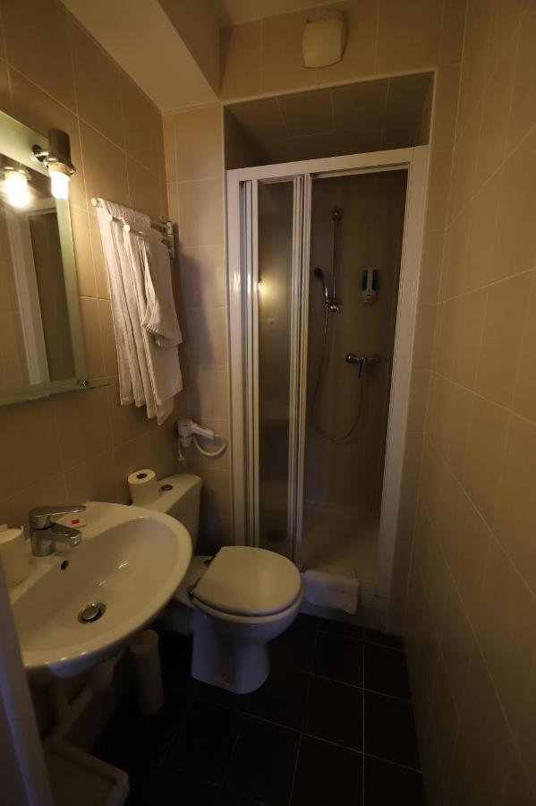Hotel Du Roussillon Paris Ngoại thất bức ảnh