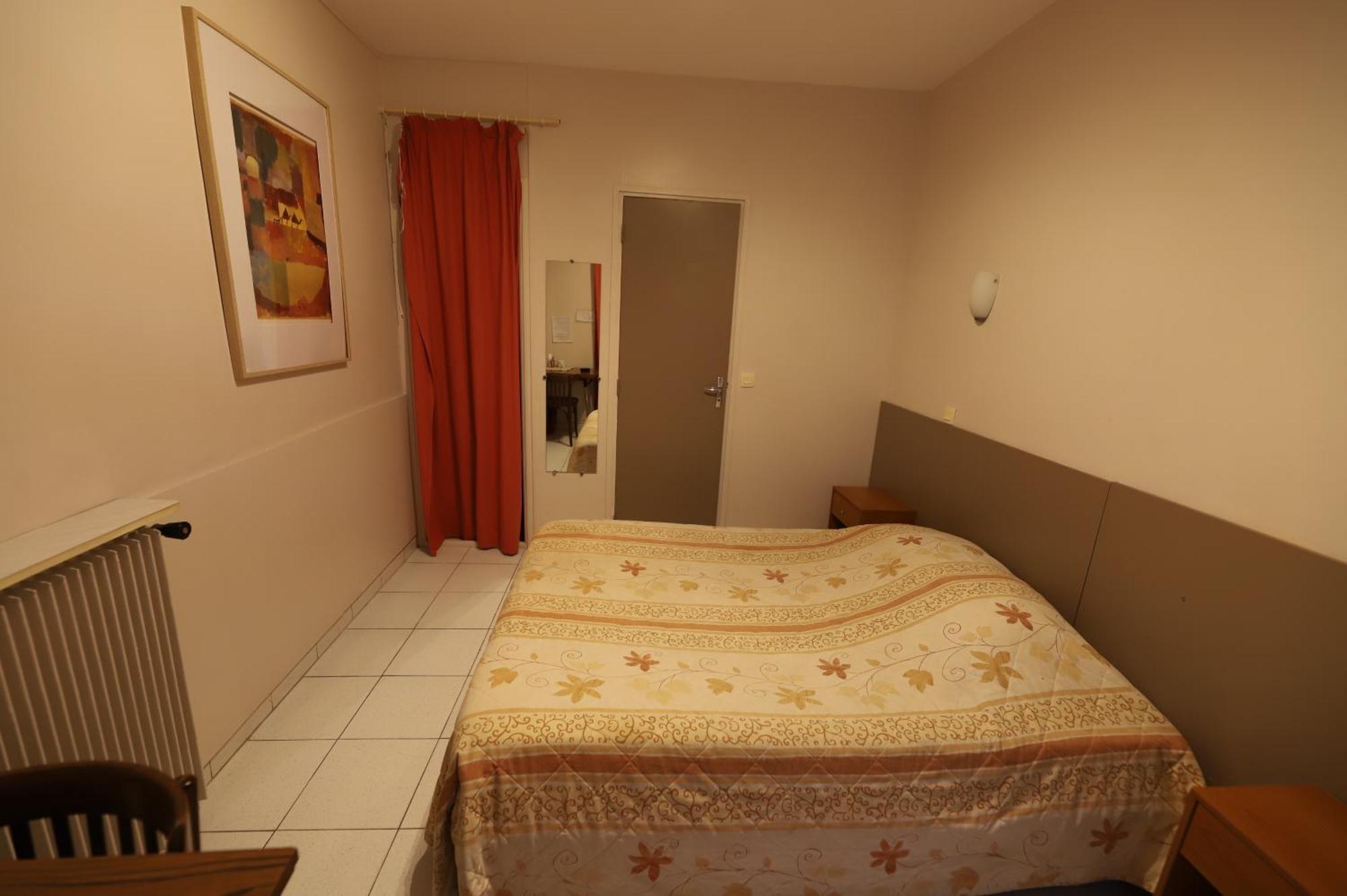 Hotel Du Roussillon Paris Ngoại thất bức ảnh