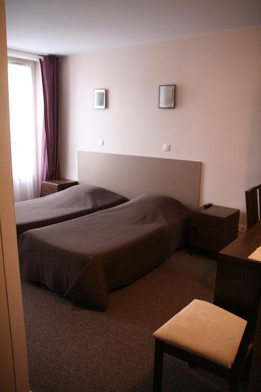 Hotel Du Roussillon Paris Phòng bức ảnh